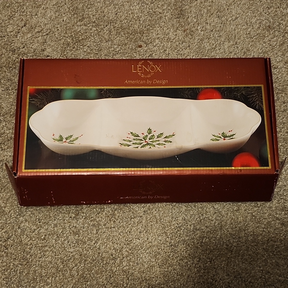 Lenox Carved Divided Server  14"